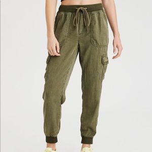 American Eagle High Rise Jogger Pant